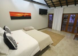 Crestwood Bed & Breakfast 2