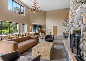 Beachfront Hotel Houghton Lake 5