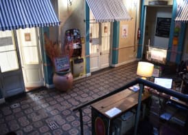 BA Stop Hotel House 2