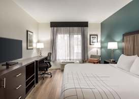La Quinta Inn & Suites by Wyndham Fairfield - Napa Valley 4