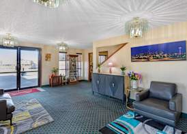 Econo Lodge Longmont East 4