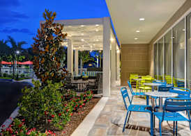 Home2 Suites By Hilton Naples I-75 Pine Ridge Road 3