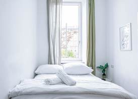 Cozy Room Shared Apt Millennium Tower 5