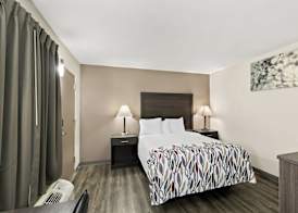 Red Roof Inn & Suites Duncan 5