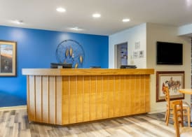 Econo Lodge Cherokee Near Island Park 2