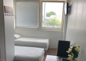 PARIS par trains, AREA, Studios avec salle de bain et kitchenette Privées, OU, chambres avec salles bain et cuisines communes 2