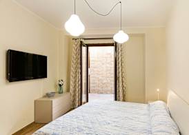 GuestHost - Calipso Seaview Flat with Private Parking 4