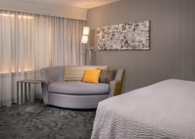 Courtyard by Marriott Lansing 3