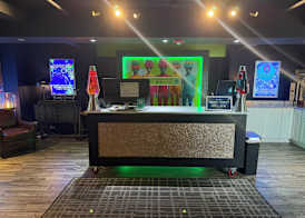 Mari Jean Hotel - All Adults Welcome 3