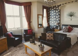 The Crown Hotel 5