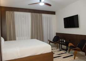 Leone suites 2