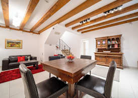 Celenga Apartments with free offsite parking 2