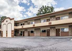 Econo Lodge Macon 2