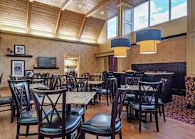 Hampton Inn & Suites Williamsburg-Richmond Rd. 3
