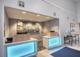 Holiday Inn Express & Suites OSHKOSH-SR 41 by IHG 2