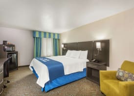 Days Inn & Suites by Wyndham East Flagstaff 4
