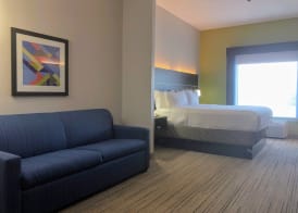 Holiday Inn Express & Suites HEARNE by IHG 2