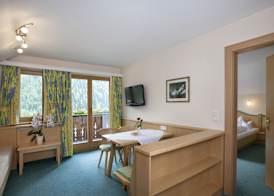 Hotel Die Arlbergerin - Design & Tiroler Gemütlichkeit 2