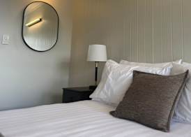 Bristol Motel 5