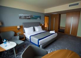 Holiday Inn AKTAU - SEASIDE by IHG 4