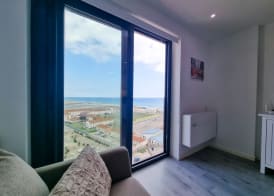 Top Floor Studio-The Hub-Self Catering 2
