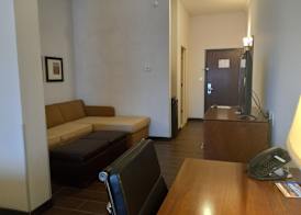 Comfort Suites Farmington 5