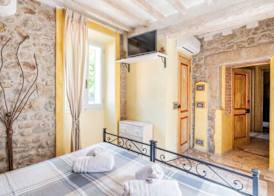 Villa Dacia bed bed and breakfast and Home Restaurant 2