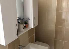 Three Bedroom Apt, Central Location, spacious 5