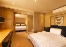 Fielding Hotel 5