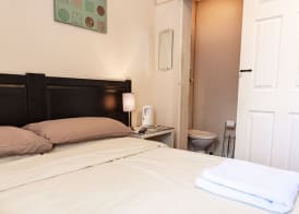 City Centre Guest House - Gloucester Park 5