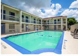 Days Inn & Suites by Wyndham Texas City-Galveston Area 4