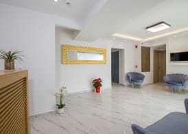 Deluxe City Hotel 3
