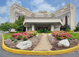 DoubleTree by Hilton Newark Airport 2