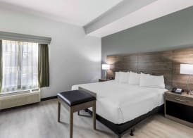 Best Western Plus MidAmerica Hotel 4