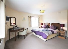 Summerfield Pub & Boutique Rooms 3