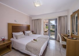 Isida Hotel Agia Marina 5
