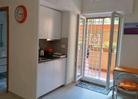 Vatican tiny house by Gialel 4