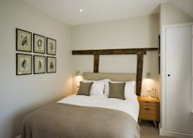 Cowdray Lodge B&B rooms 2