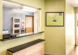 WoodSpring Suites Houston Baytown 3