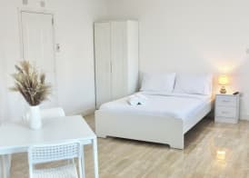 Cosy studio near NEC BHX Resorts World 4