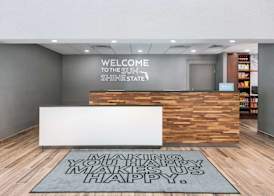 Hampton Inn & Suites Fort Myers Beach/Sanibel Gateway 3