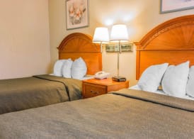 Quality Inn Grand Rapids North 5