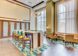 Hampton Inn & Suites Manchester, TN 2