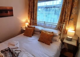 Sheena's Dartmouth Chalets 2
