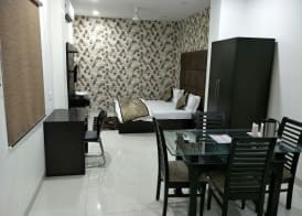 Hotel Mandakini Lush 4