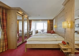 Hotel Holiday 3