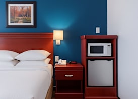 Signature Stay Inn & Suites - Downtown Hamilton 3