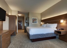 Holiday Inn Express Hotel & Suites Vernon College Area, an IHG Hotel 3