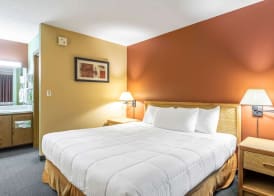 Americas Best Value Inn St. Marys 5
