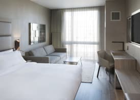 AC Hotel by Marriott Boston Cleveland Circle 5